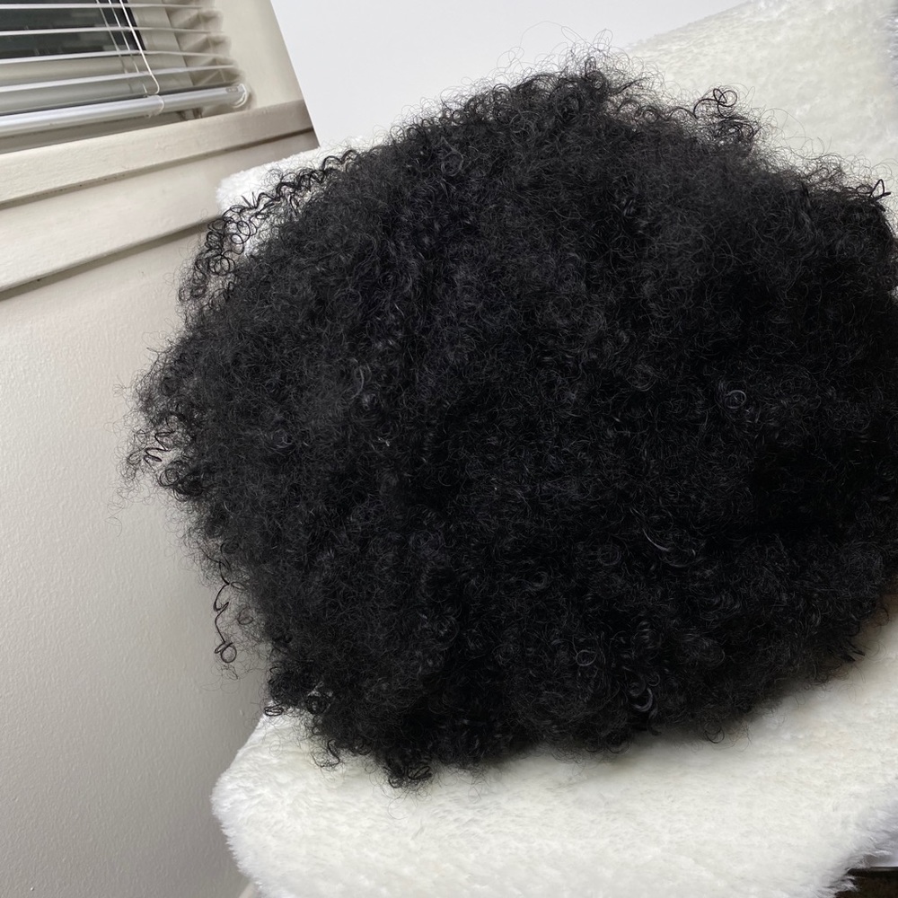 Black Afro synthetic wig - Picture 2 of 3